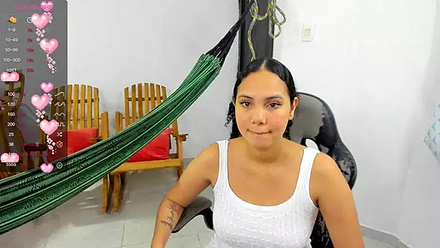 Snapshot of carolina__lys chatting on January 14, 2025, 1:47 am carolina lys online show from January 14, 2025, 1:47 am