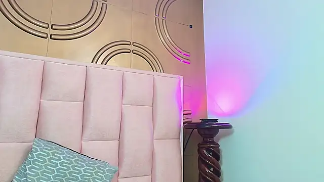 Snapshot of valeriaa19 chatting on February 15, 2026, 7:51 am valeriaa19 online show from February 15, 2026, 7:51 am