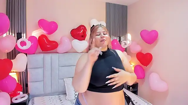 Snapshot of EYMI_TOMSOM chatting on February 16, 2026, 10:44 am EYMI TOMSOM online show from February 16, 2026, 10:44 am