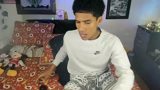 kimgodoy online show from November 16, 2025, 9:31 pm