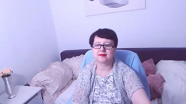 ChristaRose online show from October 5, 2025, 12:09 am