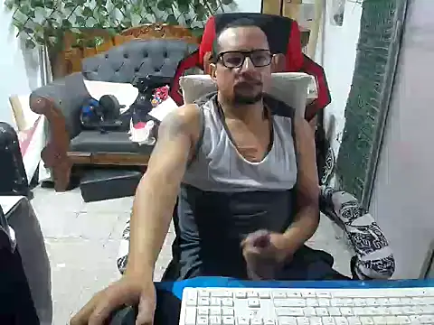 Snapshot of alexam_gal@xh chatting on December 8, 2024, 3:45 pm alexam galxh online show from December 8, 2024, 3:45 pm