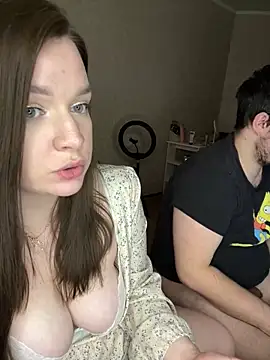 Snapshot of HellMoor chatting on February 27, 2025, 7:23 am HellMoor online show from February 27, 2025, 7:23 am