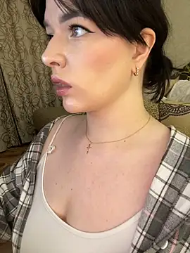 Snapshot of HellMoor chatting on October 22, 2025, 1:50 am HellMoor online show from October 22, 2025, 1:50 am