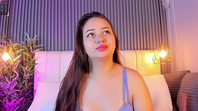 Snapshot of AnaisClark chatting on June 2, 2026, 11:23 am AnaisClark online show from June 2, 2026, 11:23 am
