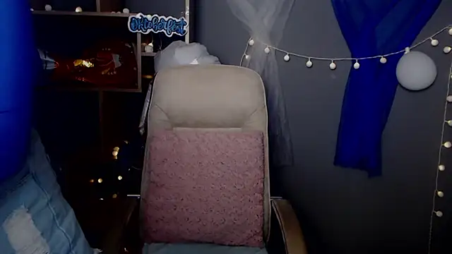 Snapshot of JessikaDaniel chatting on October 5, 2025, 6:34 am JessikaDaniel online show from October 5, 2025, 6:34 am