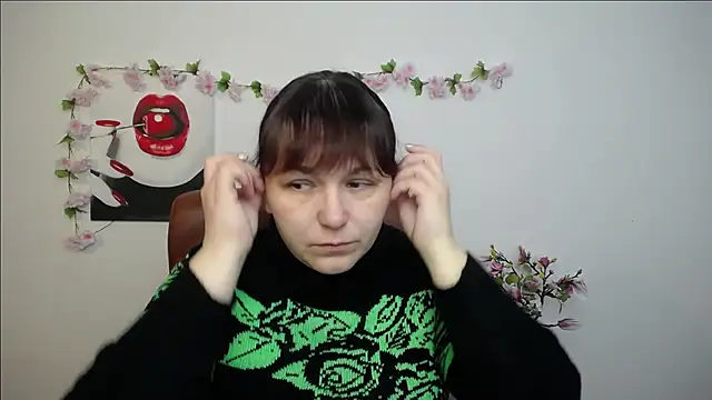 Snapshot of AliceInksSweetty chatting on January 19, 2026, 7:12 am AliceInksSweetty online show from January 19, 2026, 7:12 am