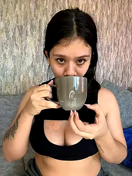 Snapshot of Alhanna_ chatting on December 1, 2024, 10:32 pm Alhanna online show from December 1, 2024, 10:32 pm