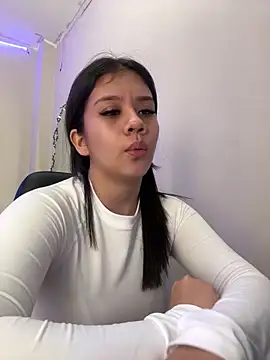 Snapshot of Alhanna_ chatting on March 4, 2025, 10:16 pm Alhanna online show from March 4, 2025, 10:16 pm