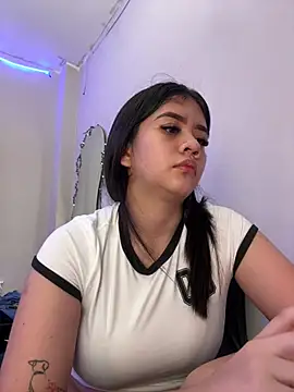 Snapshot of Alhanna_ chatting on March 6, 2025, 11:20 pm Alhanna online show from March 6, 2025, 11:20 pm