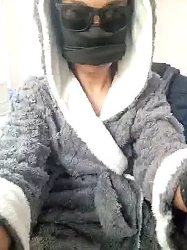 Snapshot of AmateurGuy23 chatting on January 9, 2025, 11:02 pm AmateurGuy23 online show from January 9, 2025, 11:02 pm