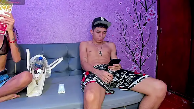 Snapshot of SecretsParty chatting on October 28, 2025, 8:00 pm SecretsParty online show from October 28, 2025, 8:00 pm