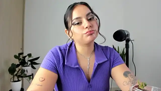 Snapshot of susy_angel chatting on December 14, 2025, 10:25 pm susy angel online show from December 14, 2025, 10:25 pm