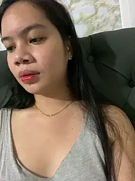 Hebefemme online show from February 26, 2025, 4:14 pm