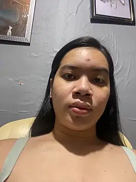 Hebefemme online show from March 7, 2025, 10:35 am