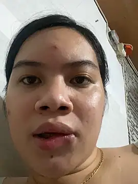 Hebefemme online show from March 7, 2025, 1:40 pm