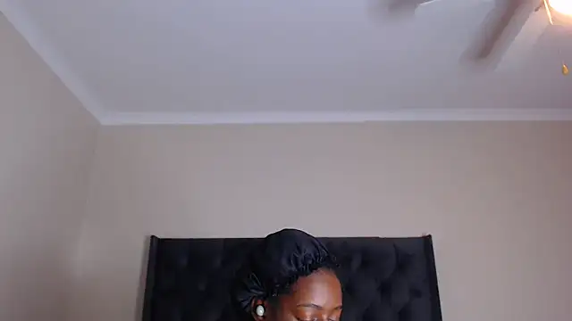 Snapshot of Sexynaughty_Gal chatting on November 12, 2025, 9:25 pm Sexynaughty Gal online show from November 12, 2025, 9:25 pm