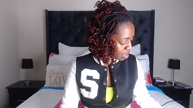 Snapshot of Sexynaughty_Gal chatting on November 18, 2025, 9:30 pm Sexynaughty Gal online show from November 18, 2025, 9:30 pm