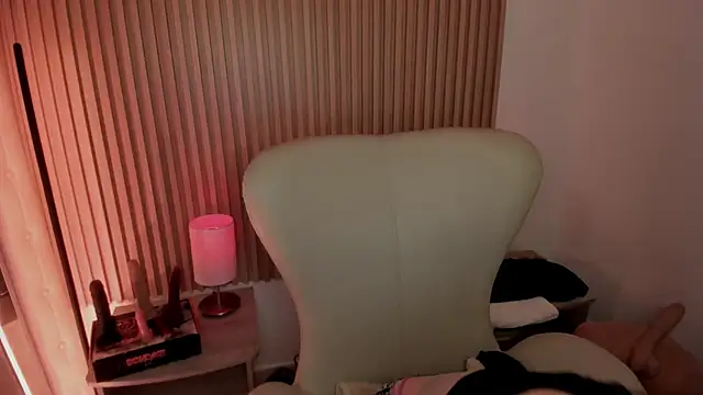 MarianL0ve online show from March 14, 2025, 10:39 am