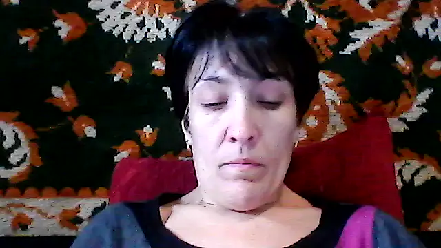 Snapshot of SunnyAmorre chatting on October 15, 2025, 9:09 am SunnyAmorre online show from October 15, 2025, 9:09 am