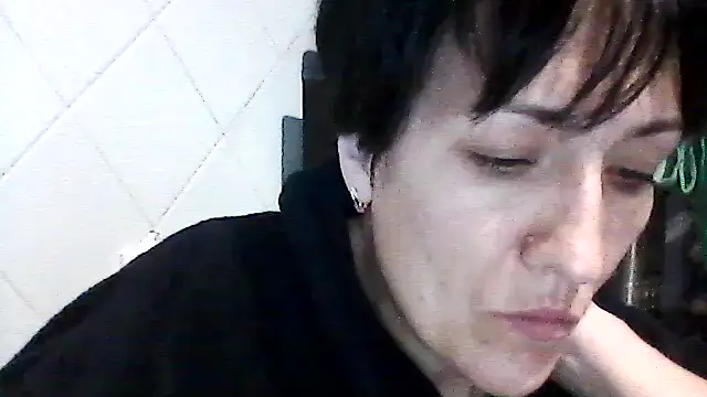 Snapshot of SunnyAmorre chatting on October 16, 2025, 10:11 pm SunnyAmorre online show from October 16, 2025, 10:11 pm