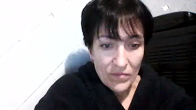 Snapshot of SunnyAmorre chatting on October 17, 2025, 8:22 pm SunnyAmorre online show from October 17, 2025, 8:22 pm