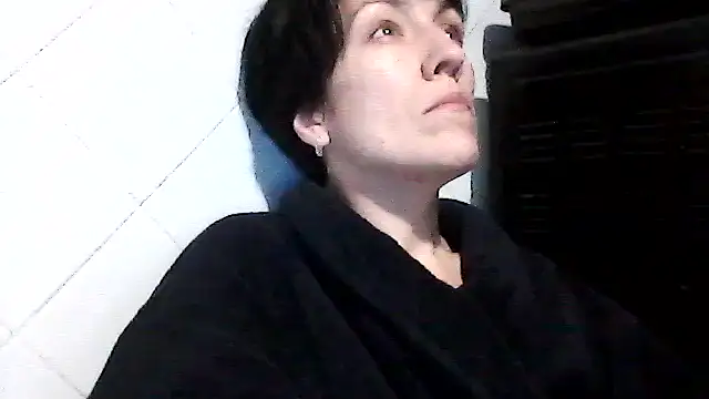 Snapshot of SunnyAmorre chatting on October 26, 2025, 9:42 pm SunnyAmorre online show from October 26, 2025, 9:42 pm