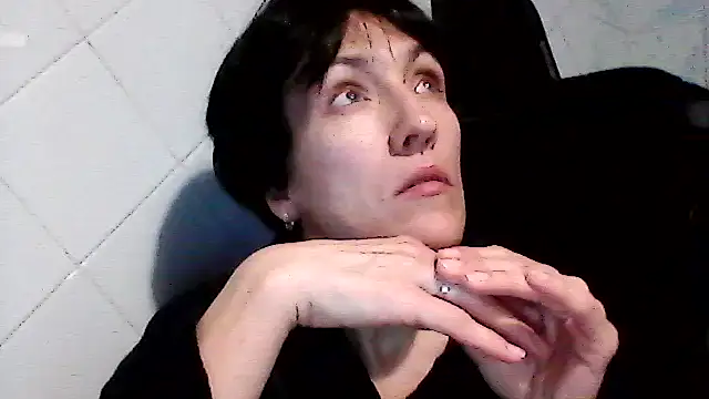 Snapshot of SunnyAmorre chatting on October 27, 2025, 9:19 pm SunnyAmorre online show from October 27, 2025, 9:19 pm