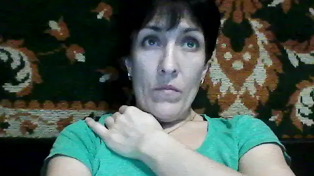 Snapshot of SunnyAmorre chatting on November 18, 2025, 10:47 pm SunnyAmorre online show from November 18, 2025, 10:47 pm