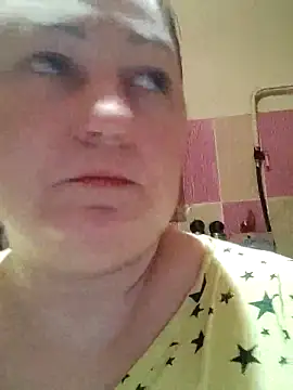Rini333 online show from May 6, 2026, 10:37 pm