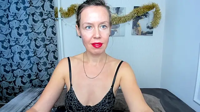Snapshot of BrendaCain chatting on December 21, 2024, 3:47 am BrendaCain online show from December 21, 2024, 3:47 am