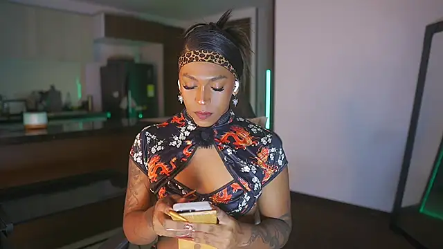 AmberRaus online show from October 21, 2025, 2:12 am