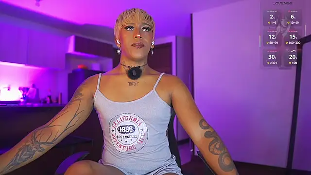 Snapshot of AmberRaus chatting on November 16, 2025, 3:56 am AmberRaus online show from November 16, 2025, 3:56 am