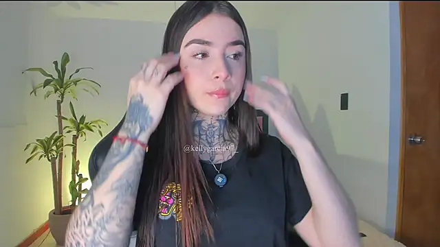 Ally Snow online show from September 21, 2025, 10:39 am