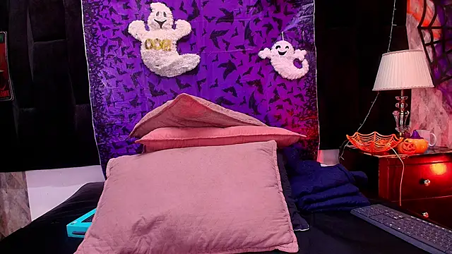 shelsyloreds online show from October 30, 2025, 11:55 am