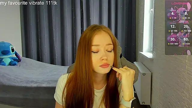 Hot Mia  online show from March 5, 2025, 10:33 am