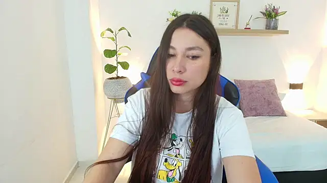 Snapshot of bella_99_ chatting on May 2, 2026, 11:04 am bella 99 online show from May 2, 2026, 11:04 am