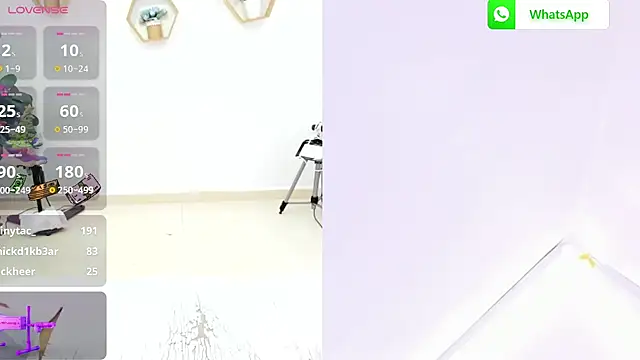 Snapshot of naty_girl_ chatting on January 14, 2025, 11:31 am naty girl online show from January 14, 2025, 11:31 am