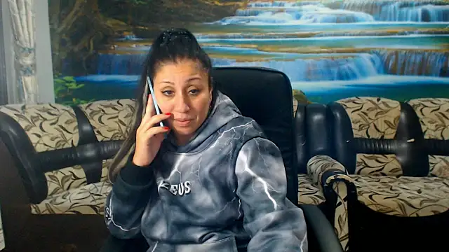 Snapshot of MoistMady chatting on October 10, 2025, 5:45 pm MoistMady online show from October 10, 2025, 5:45 pm