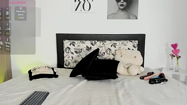 Snapshot of MiliMattel chatting on October 31, 2025, 4:08 pm MiliMattel online show from October 31, 2025, 4:08 pm