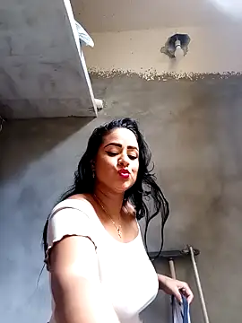 Snapshot of ashley69_brown chatting on October 18, 2025, 3:02 pm ashley69 brown online show from October 18, 2025, 3:02 pm