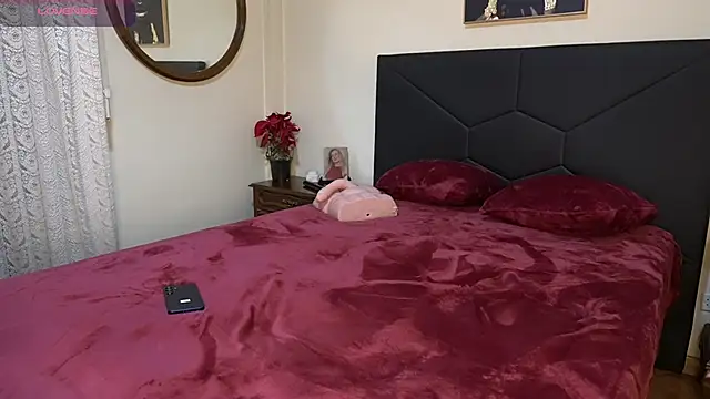 Snapshot of adellle chatting on December 22, 2025, 9:17 am adellle online show from December 22, 2025, 9:17 am