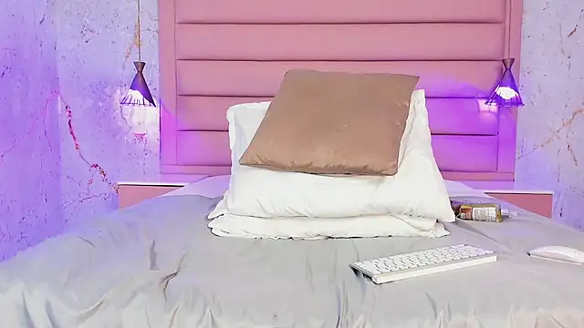 Scarleett 22 online show from January 18, 2025, 12:46 am