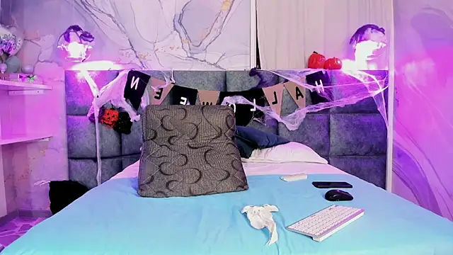 Scarleett 22 online show from October 16, 2025, 7:59 pm