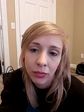 Snapshot of AmethystFoxx chatting on February 19, 2026, 10:28 pm AmethystFoxx online show from February 19, 2026, 10:28 pm