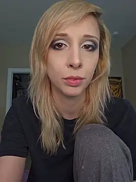 AmethystFoxx online show from May 15, 2026, 5:20 pm