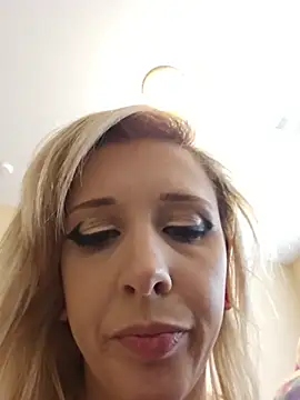 AmethystFoxx online show from May 24, 2026, 6:24 pm