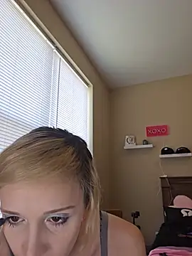 AmethystFoxx online show from May 29, 2026, 6:39 pm