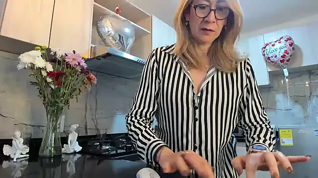 Snapshot of ashleymilf_1 chatting on February 20, 2025, 6:24 pm ashleymilf 1 online show from February 20, 2025, 6:24 pm