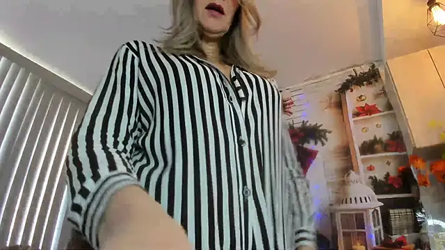 Snapshot of ashleymilf_1 chatting on December 16, 2025, 3:50 pm ashleymilf 1 online show from December 16, 2025, 3:50 pm